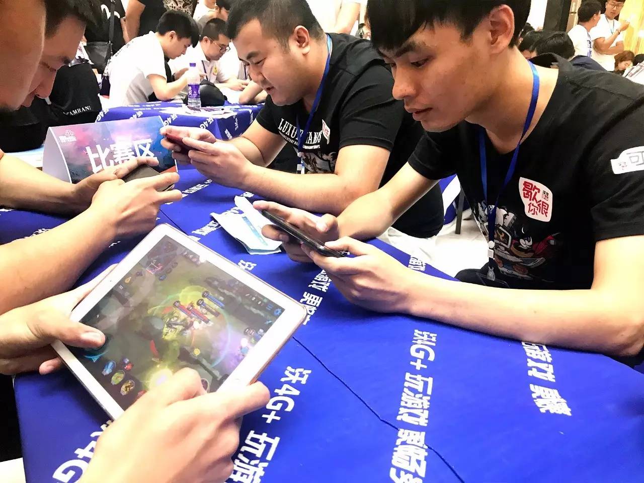 决赛中以